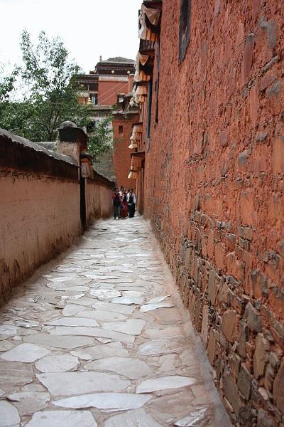 128 An alley in the Tashilhunpo Monastery.jpg